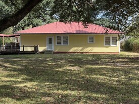 2418 N University Ave in Lafayette, LA - Building Photo