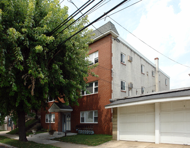 346 W 6th Ave in Conshohocken, PA - Foto de edificio - Building Photo