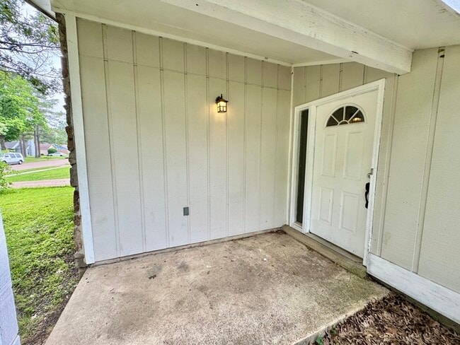 5785 Willow Springs Dr in Millington, TN - Building Photo - Building Photo