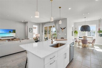 4595 Arboretum Cir in Naples, FL - Foto de edificio - Building Photo