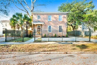 305 N Jackson St in Mobile, AL - Foto de edificio - Building Photo