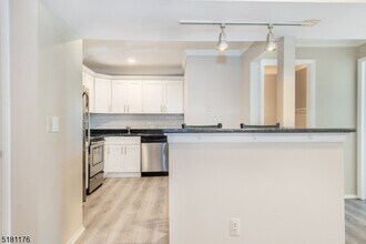 61 Mt Kemble Ave-Unit -101 in Morristown, NJ - Building Photo - Building Photo