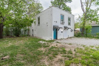 2737 Stuart Dr in Fort Worth, TX - Foto de edificio - Building Photo