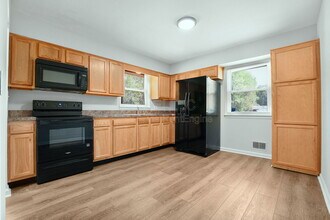 3201 Patricia Dr in Louisville, KY - Building Photo - Building Photo