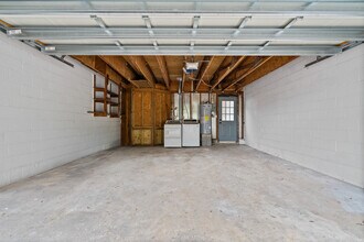 8426 Williamsburg Cir in Pensacola, FL - Building Photo - Building Photo