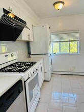 33-24 255th St in Queens, NY - Building Photo - Building Photo