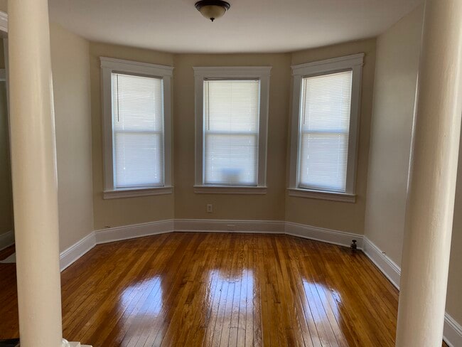 26 Grove St, Unit 1st Floor in Elizabeth, NJ - Building Photo - Building Photo