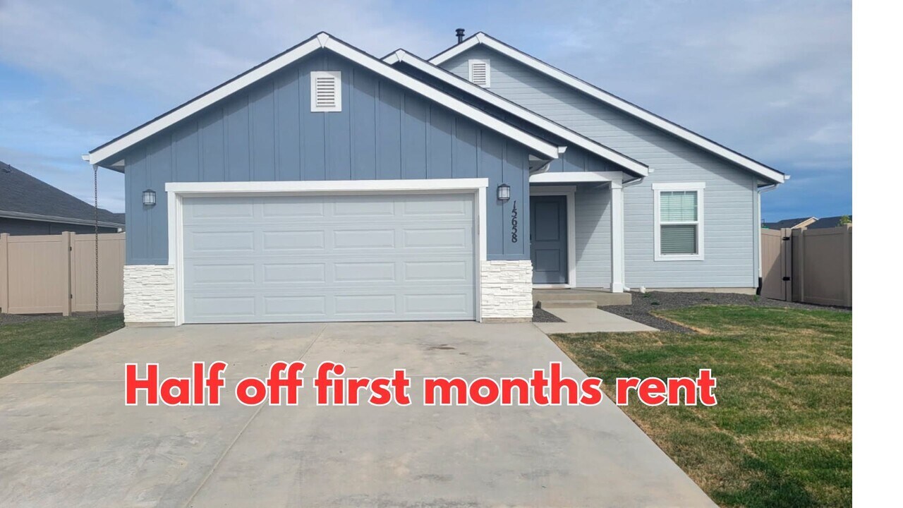 15658 N Shadow Cv Ave in Nampa, ID - Building Photo
