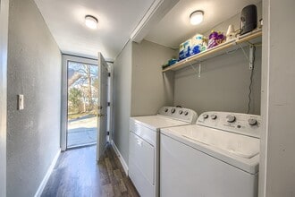 427 E Southcross in San Antonio, TX - Foto de edificio - Building Photo