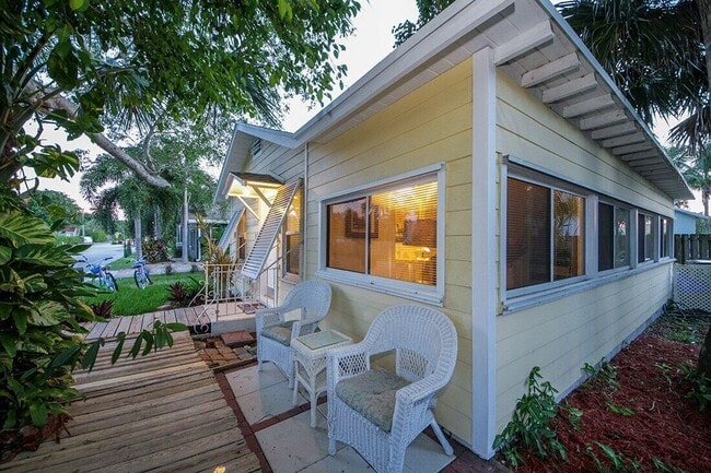 1907 Parker Ave in West Palm Beach, FL - Building Photo - Building Photo