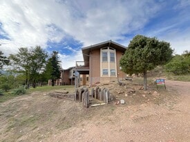 560 Northfield Rd in Colorado Springs, CO - Building Photo
