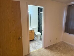 379 Lawndale Dr in Spring Creek, NV - Building Photo - Building Photo