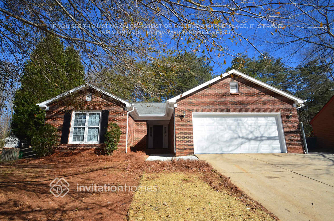 7355 Captain Neal Ln in Charlotte, NC - Building Photo