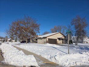 722 Goldfinch Ln in Howards Grove, WI - Foto de edificio - Building Photo