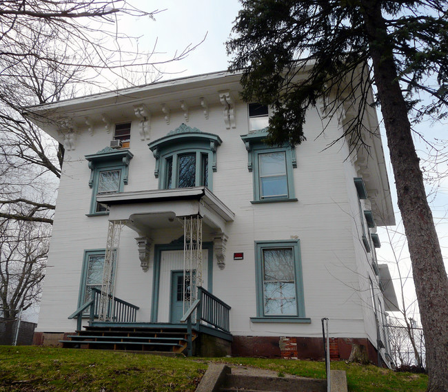 110 Colony St in Meriden, CT - Building Photo - Building Photo