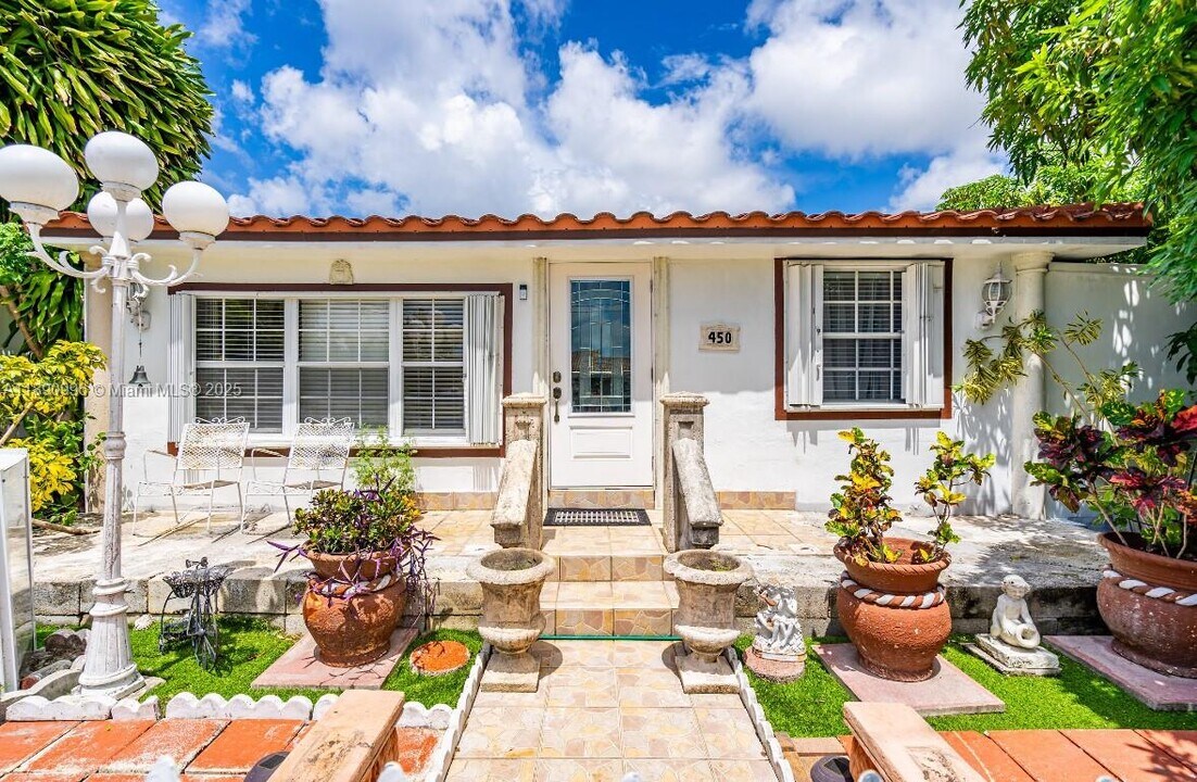 450 NW 40th Ct in Miami, FL - Building Photo