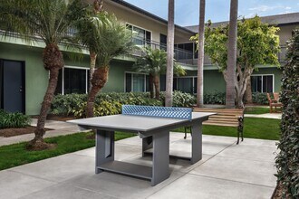Monticello Apartments in Huntington Beach, CA - Building Photo - Building Photo