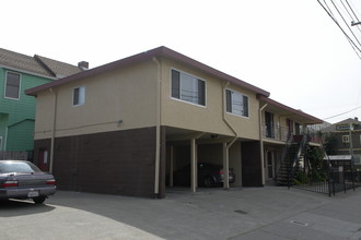 2103 Santa Clara Ave in Alameda, CA - Building Photo - Building Photo