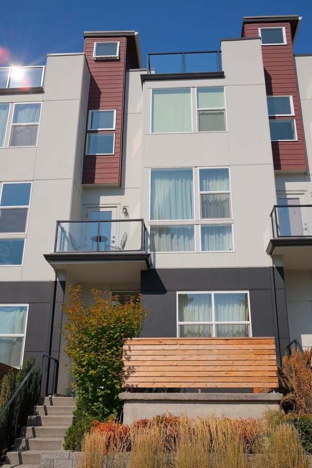 property at 16604 NE 85th St