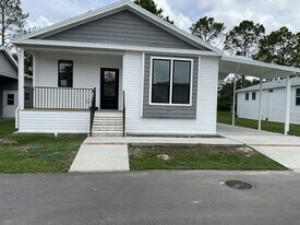748 Arbor Estates Way in Plant City, FL - Building Photo