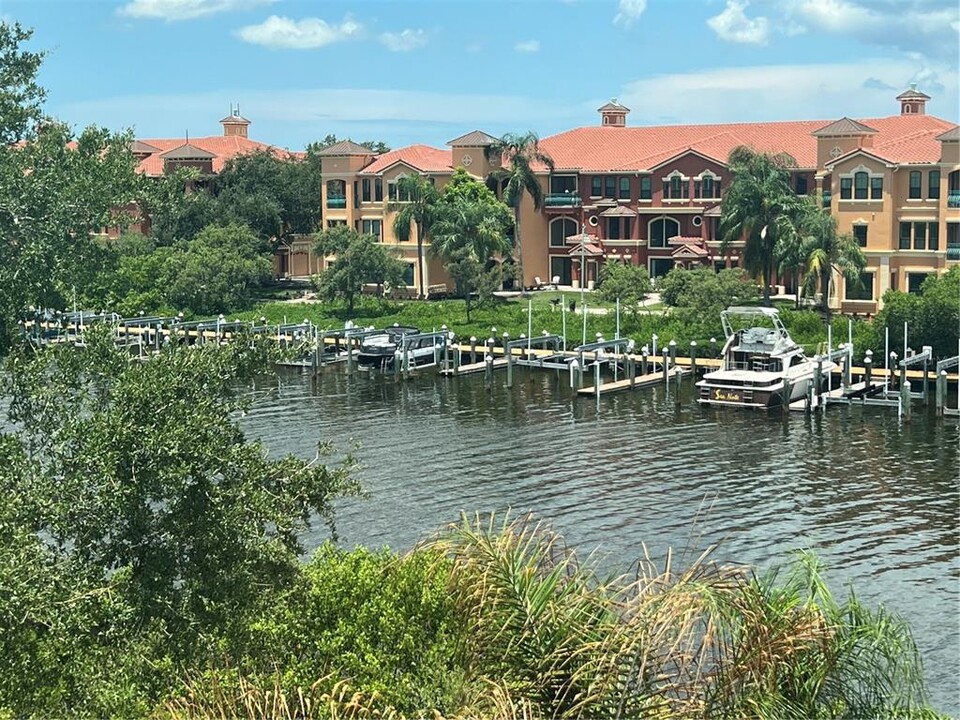 2755 Via Capri in Clearwater, FL - Building Photo