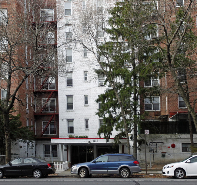 6255 Broadway in Bronx, NY - Foto de edificio - Building Photo