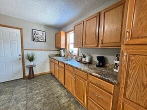 418 Hartman Ave in Waterloo, IA - Building Photo - Building Photo