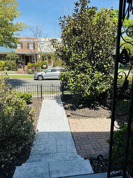 1911 D St NE in Washington, DC - Building Photo - Building Photo