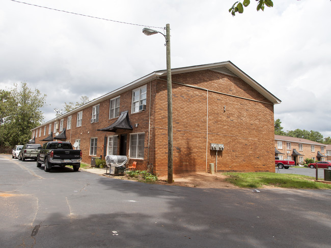 Kathwood Apartments in Athens, GA - Building Photo - Building Photo