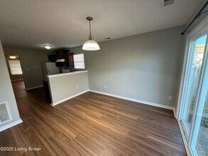 7613 Beulah Church Rd in Louisville, KY - Building Photo - Building Photo