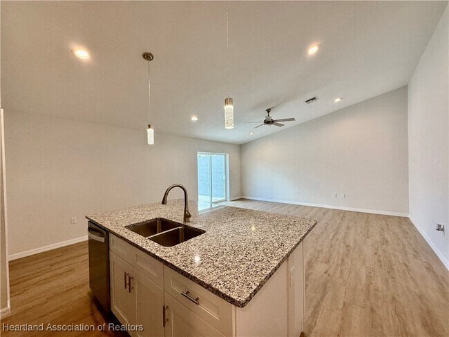6224 Candler Terrace in Sebring, FL - Building Photo - Building Photo