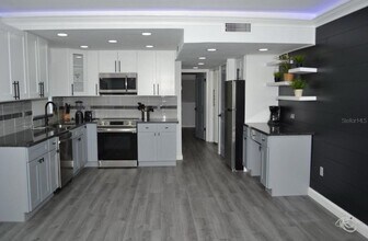 3675 Gulf Blvd, Unit 4 in St Pete Beach, FL - Building Photo - Building Photo
