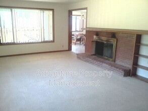 259 Walnut Dr S in Monmouth, OR - Building Photo - Building Photo