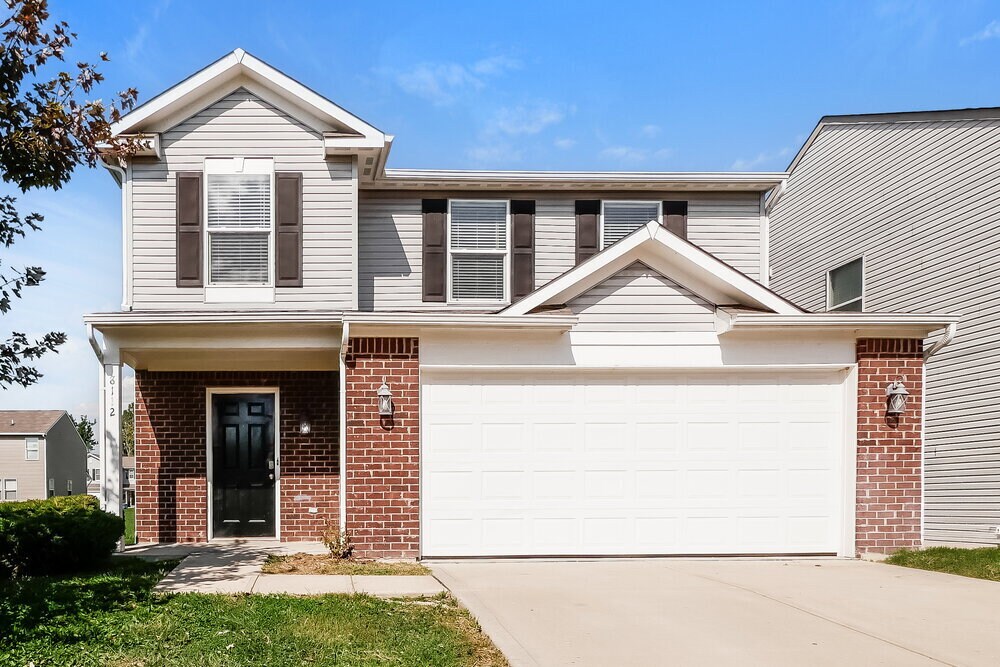 8112 Grove Berry Way in Indianapolis, IN - Building Photo