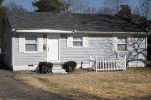 101 Sheridan Cir in Oak Ridge, TN - Building Photo
