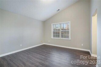 6103 Sunbridge Ct in Charlotte, NC - Building Photo - Building Photo