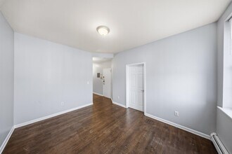 303 3rd St in Jersey City, NJ - Building Photo - Building Photo