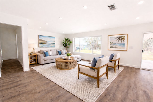 5934 Hughes St in San Diego, CA - Building Photo - Building Photo