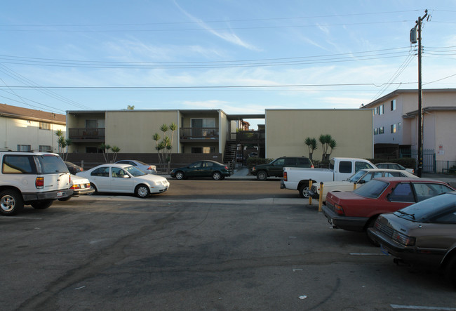 6639 Picasso Rd in Goleta, CA - Foto de edificio - Building Photo