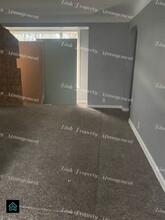 2401 Raskob St in Flint, MI - Building Photo - Building Photo