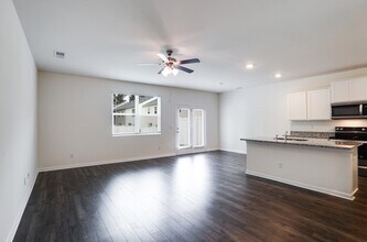 1050 King Iron Dr in Lawrenceville, GA - Building Photo - Building Photo