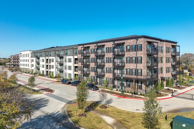 The Chloe in The Colony, TX - Foto de edificio - Building Photo