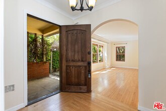 1974 S Preuss Rd in Los Angeles, CA - Building Photo - Building Photo