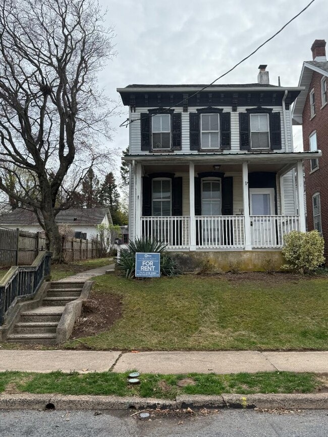 property at 318 W 2nd St