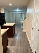 8112 Silent Creek Dr in Tampa, FL - Building Photo - Building Photo