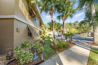 120 Hibiscus Woods Ct in Deltona, FL - Building Photo - Building Photo
