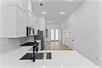9116 Peachtree St in Houston, TX - Building Photo - Building Photo
