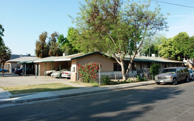 421 N Poplar Ave in Fresno, CA - Building Photo - Building Photo