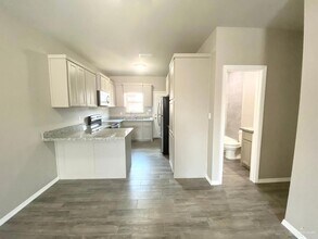 1105 W Kennedy St in Pharr, TX - Building Photo - Building Photo