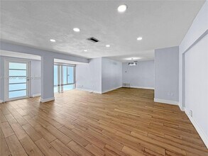 6331 SW 35th St in Miramar, FL - Building Photo - Building Photo